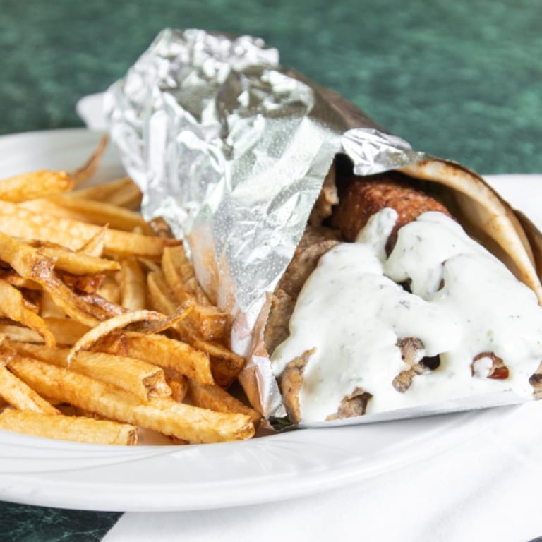 Delicious Gyros: A Mediterranean Delight